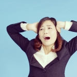 会社じゃ教えてくれない、間違ったキャリアウーマンの服装5つの悲劇