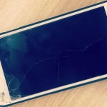スマホの画面、割れたまま使っていると運気が下がるってホント？