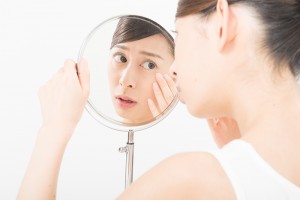 女性の肌の悩み「乾燥」の大敵は紫外線！今が危ない紫外線のホントとは？