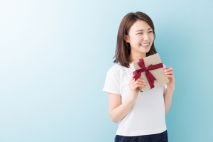 先輩との距離をグッと近づける！？関係性別おすすめプレゼント