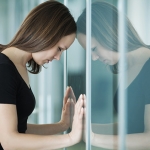 敵は意外なほど身近に！？女性の独立を阻む3つの壁