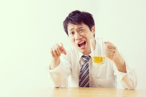 知らない間に職場に蔓延？隠れパワハラの実態