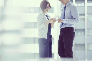 うっかりハマるとヤケドする！？社内恋愛に陥りやすいシチュエーションとは