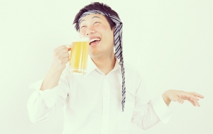 二日酔いより頭が痛い！？職場の飲み会でやらかしちゃったトンデモ話