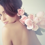 なぜいつもあの人は美しい？キャリアウーマンを支えるオフィス常備コスメ