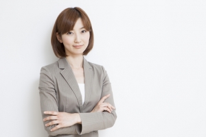 お高く止まっているハイキャリア女子に正拳突き！