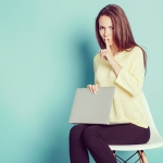 まだ残業で消耗してるの？仕事が早い女性の時短テクと効率化とは