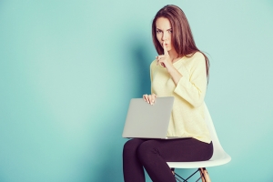 まだ残業で消耗してるの？仕事が早い女性の時短テクと効率化とは