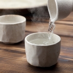 寒い冬にはさしつさされつ！ぬる燗～熱燗に向いている銘柄