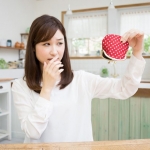 「自分磨きで貯金がない！」結婚資金を貯められない、ボンビー女に足払い！
