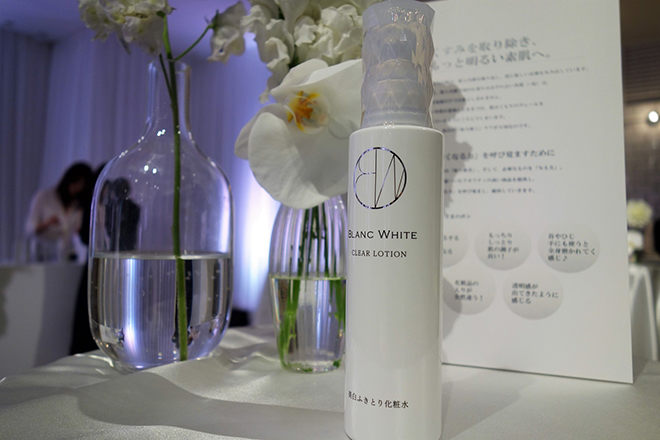 BLANC WHITE