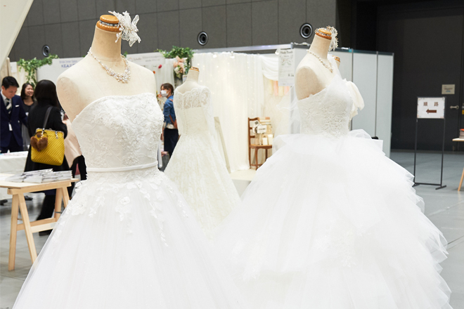 ウェディングドレスの展示