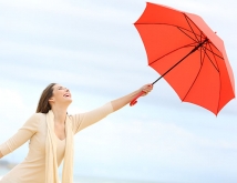 雨の日が待ち遠しくなる？梅雨時のオフィスライフを快適にするアイテム3選
