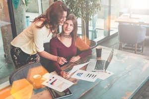 【働き女子必見】“女社会”が幅をきかせている職業top3