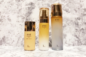 【使ってみた】空調の効いたオフィスは砂漠と同じ！？この冬絶対に使いたいsofinaのスキンケアアイテム『est（エスト）』