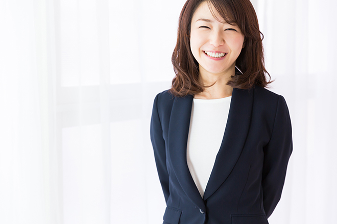 笑顔の女性