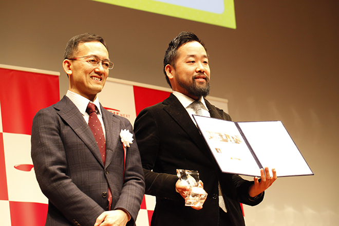 左:審査員の藤井氏 右:株式会社CRAZYのクリエイティブディレクター林氏