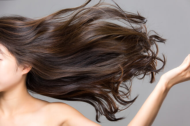 サラサラヘアーの女性