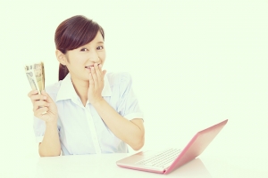 ネットをつかってお小遣いかせぎ！？女性にピッタリの副業３選