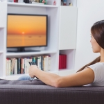 だらだら見るより有意義！？働く女性によく効くテレビの見方