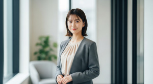 「仕事できる感」はインナーで決まる!OLスーツの相棒カットソー厳選3選