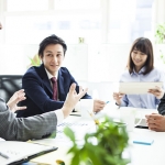 新人必見！会議で”できる自分”を演出する魔法の言葉3選