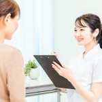 脱毛の施術を受けると脇汗は増える？増えたと感じる理由やワキ脱毛のメリットなどについて解説